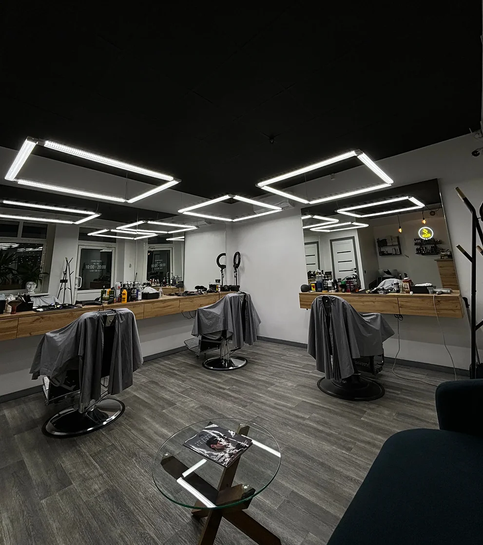 Барбершоп Faza всередині